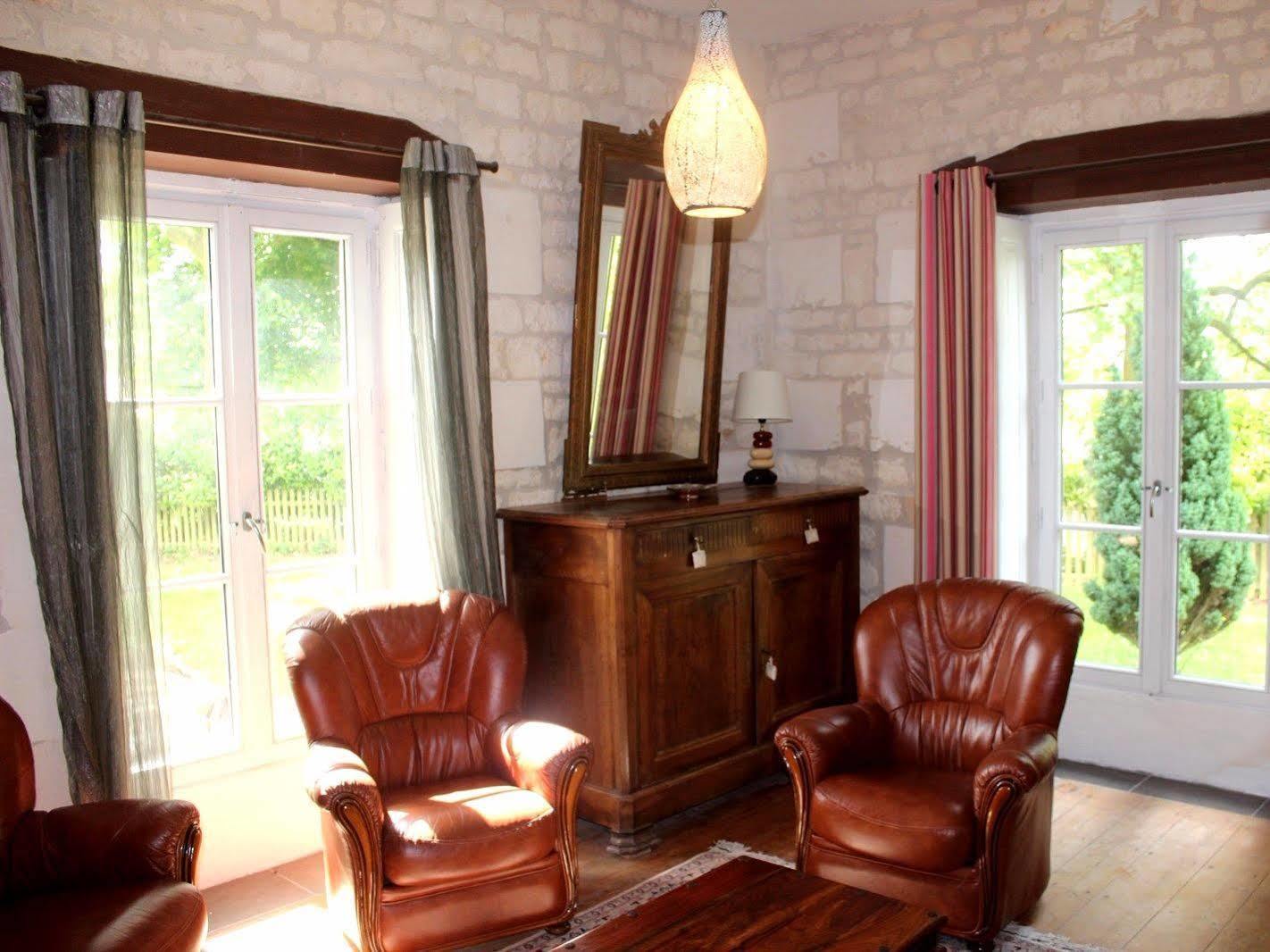Domaine Des Chais Thénac Esterno foto